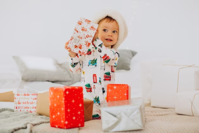 Choisir une idée cadeau de Noël spéciale pour un bébé de 6 mois