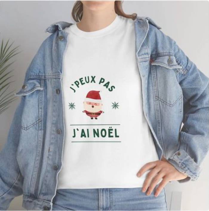 Tee-shirts de Noël Personnalisés : Un Style Festif à Votre Image